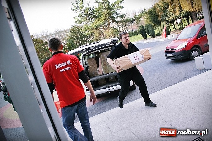 Zdjęcie w galerii na portalu naszraciborz.pl: Szlachetna Paczka 2014. Raciborska drużyna SuperW spisała się na medal! wiadomości z regionu