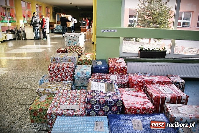 Zdjęcie w galerii na portalu naszraciborz.pl: Szlachetna Paczka 2014. Raciborska drużyna SuperW spisała się na medal! wiadomości z regionu