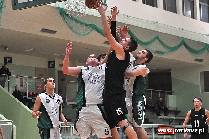 Zdjęcie w galerii na portalu naszraciborz.pl: Koszykówka: Miało być dobrze, ale wyszło... niedobrze wiadomości z regionu