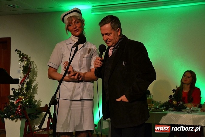 Zdjęcie w galerii na portalu naszraciborz.pl: Z wesołą nowiną - biesiada wigilijna na zamku wiadomości z regionu