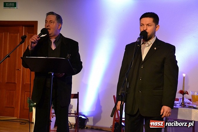 Zdjęcie w galerii na portalu naszraciborz.pl: Z wesołą nowiną - biesiada wigilijna na zamku wiadomości z regionu