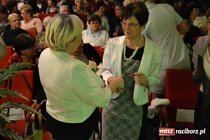 Zdjęcie w galerii na portalu naszraciborz.pl: Z wesołą nowiną - biesiada wigilijna na zamku wiadomości z regionu