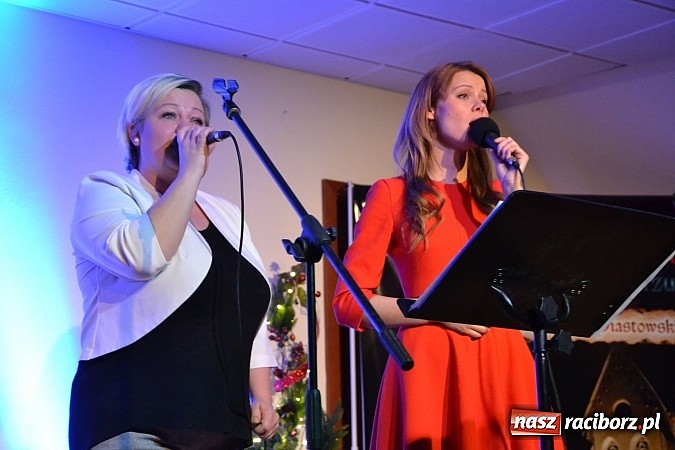 Zdjęcie w galerii na portalu naszraciborz.pl: Z wesołą nowiną - biesiada wigilijna na zamku wiadomości z regionu