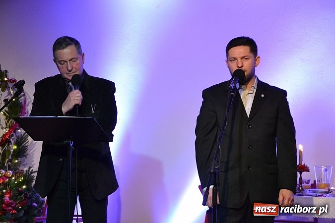 Zdjęcie w galerii na portalu naszraciborz.pl: Z wesołą nowiną - biesiada wigilijna na zamku wiadomości z regionu