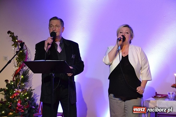 Zdjęcie w galerii na portalu naszraciborz.pl: Z wesołą nowiną - biesiada wigilijna na zamku wiadomości z regionu