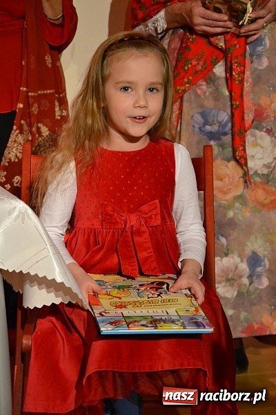 Zdjęcie w galerii na portalu naszraciborz.pl: Z wesołą nowiną - biesiada wigilijna na zamku wiadomości z regionu