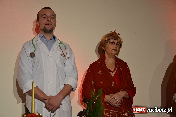 Zdjęcie w galerii na portalu naszraciborz.pl: Z wesołą nowiną - biesiada wigilijna na zamku wiadomości z regionu