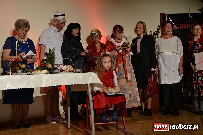 Zdjęcie w galerii na portalu naszraciborz.pl: Z wesołą nowiną - biesiada wigilijna na zamku wiadomości z regionu