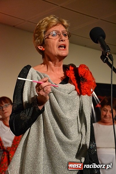 Zdjęcie w galerii na portalu naszraciborz.pl: Z wesołą nowiną - biesiada wigilijna na zamku wiadomości z regionu