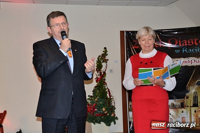 Zdjęcie w galerii na portalu naszraciborz.pl: Z wesołą nowiną - biesiada wigilijna na zamku wiadomości z regionu