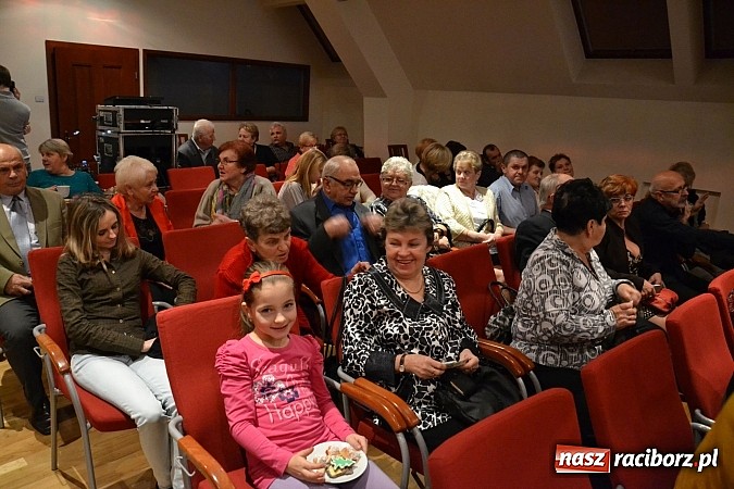 Zdjęcie w galerii na portalu naszraciborz.pl: Z wesołą nowiną - biesiada wigilijna na zamku wiadomości z regionu