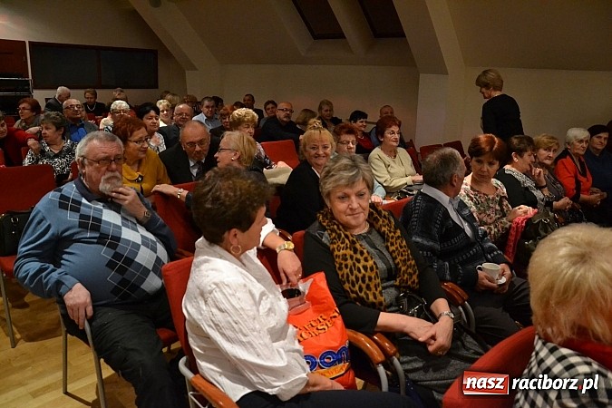 Zdjęcie w galerii na portalu naszraciborz.pl: Z wesołą nowiną - biesiada wigilijna na zamku wiadomości z regionu