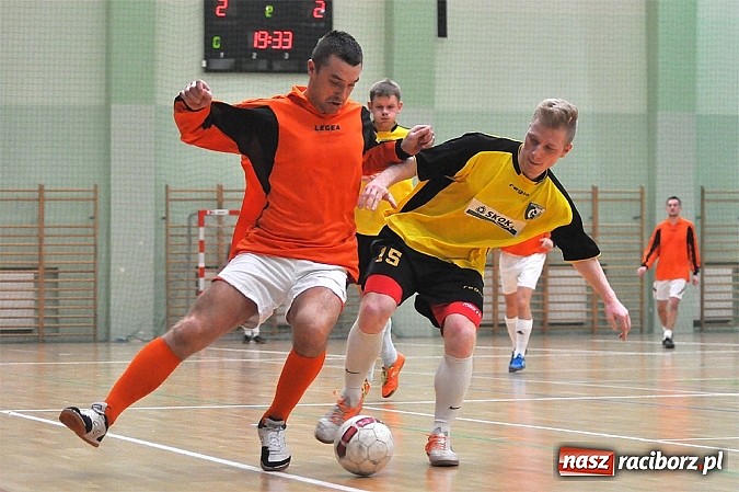 Zdjęcie w galerii na portalu naszraciborz.pl: Pędzące Byki dogoniły Galaktikos wiadomości z regionu