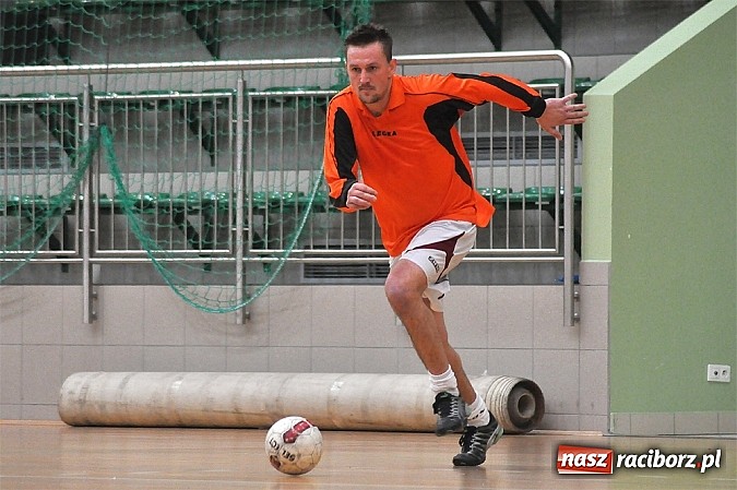 Zdjęcie w galerii na portalu naszraciborz.pl: Pędzące Byki dogoniły Galaktikos wiadomości z regionu