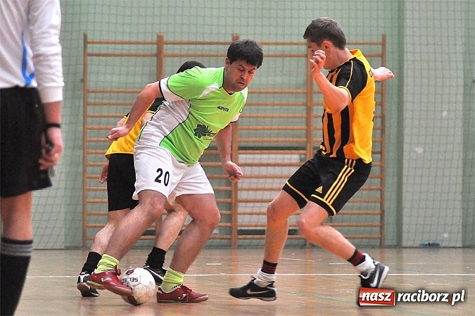 Zdjęcie w galerii na portalu naszraciborz.pl: Pędzące Byki dogoniły Galaktikos wiadomości z regionu