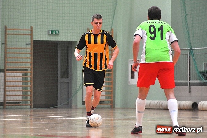 Zdjęcie w galerii na portalu naszraciborz.pl: Pędzące Byki dogoniły Galaktikos wiadomości z regionu