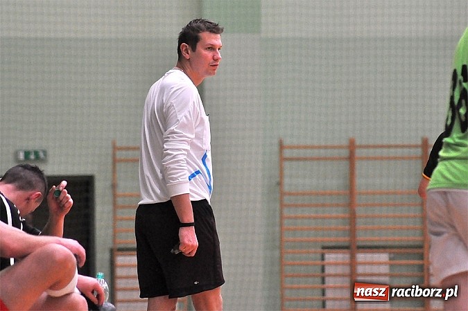 Zdjęcie w galerii na portalu naszraciborz.pl: Pędzące Byki dogoniły Galaktikos wiadomości z regionu