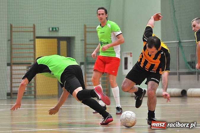 Zdjęcie w galerii na portalu naszraciborz.pl: Pędzące Byki dogoniły Galaktikos wiadomości z regionu