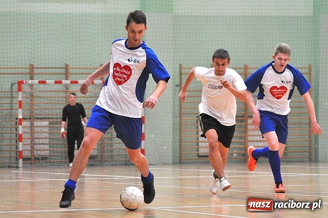 Zdjęcie w galerii na portalu naszraciborz.pl: Pędzące Byki dogoniły Galaktikos wiadomości z regionu