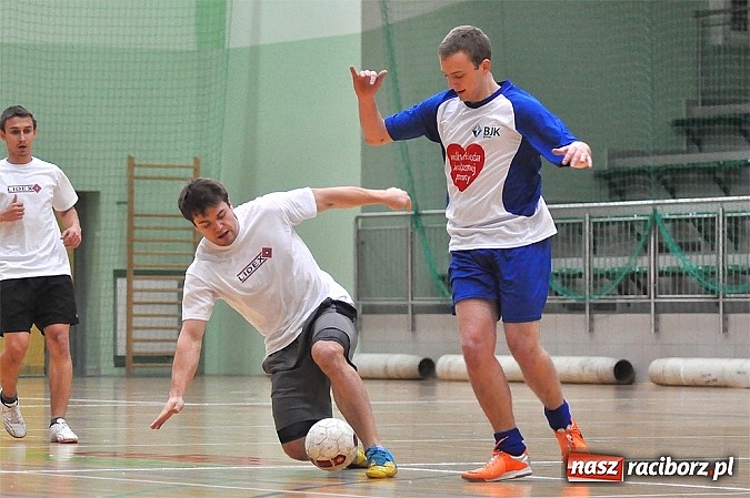 Zdjęcie w galerii na portalu naszraciborz.pl: Pędzące Byki dogoniły Galaktikos wiadomości z regionu