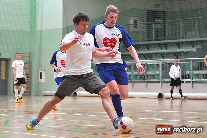 Zdjęcie w galerii na portalu naszraciborz.pl: Pędzące Byki dogoniły Galaktikos wiadomości z regionu