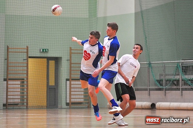 Zdjęcie w galerii na portalu naszraciborz.pl: Pędzące Byki dogoniły Galaktikos wiadomości z regionu