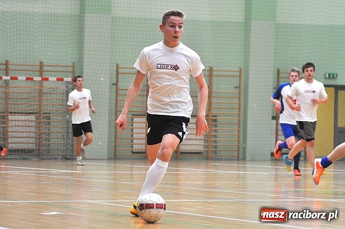 Zdjęcie w galerii na portalu naszraciborz.pl: Pędzące Byki dogoniły Galaktikos wiadomości z regionu