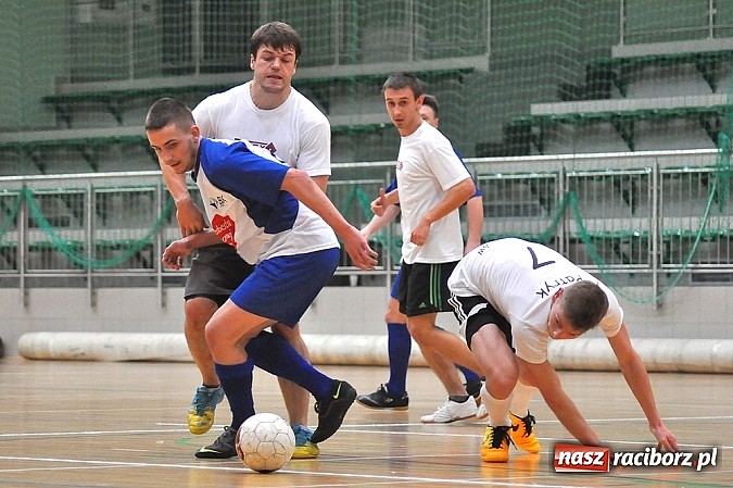 Zdjęcie w galerii na portalu naszraciborz.pl: Pędzące Byki dogoniły Galaktikos wiadomości z regionu