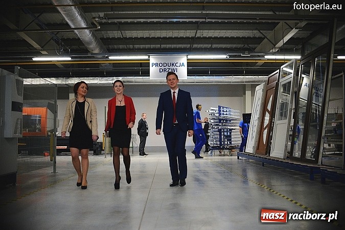 Zdjęcie w galerii na portalu naszraciborz.pl: Eko-Okna oddały nową halę produkcyjną w Kornicach. Pracę znajdzie tu 500 osób wiadomości z regionu