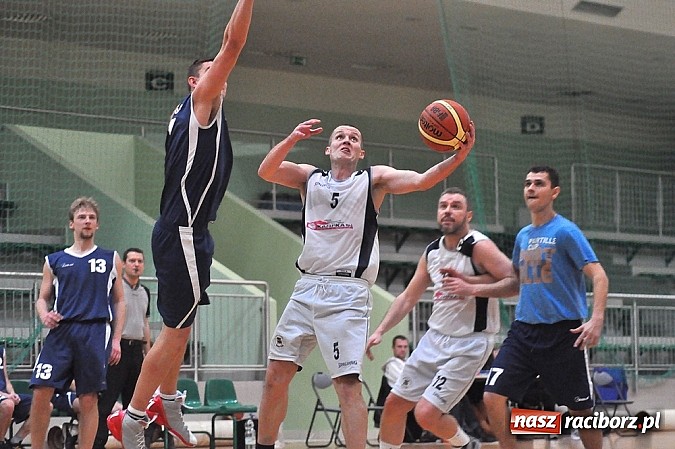 Zdjęcie w galerii na portalu naszraciborz.pl: Koszykówka: Smutna porażka Ofensywy wiadomości z regionu