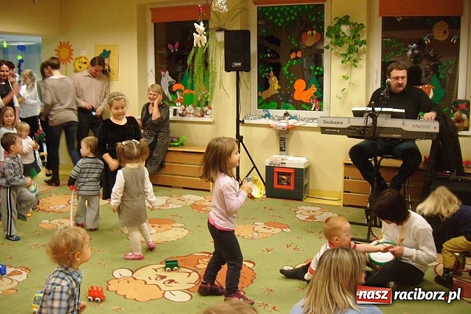 Zdjęcie w galerii na portalu naszraciborz.pl: Spotkanie wigilijne w żłobku na Słonecznej  wiadomości z regionu