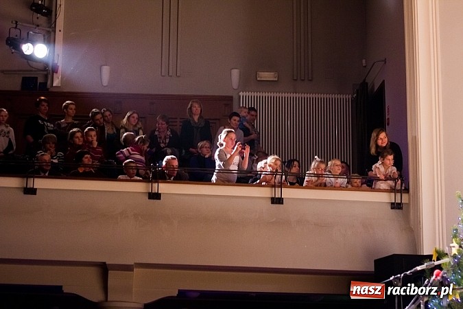 Zdjęcie w galerii na portalu naszraciborz.pl: Koncert charytatywny Źródła na rzecz Natalii Kwiatkowskiej wiadomości z regionu