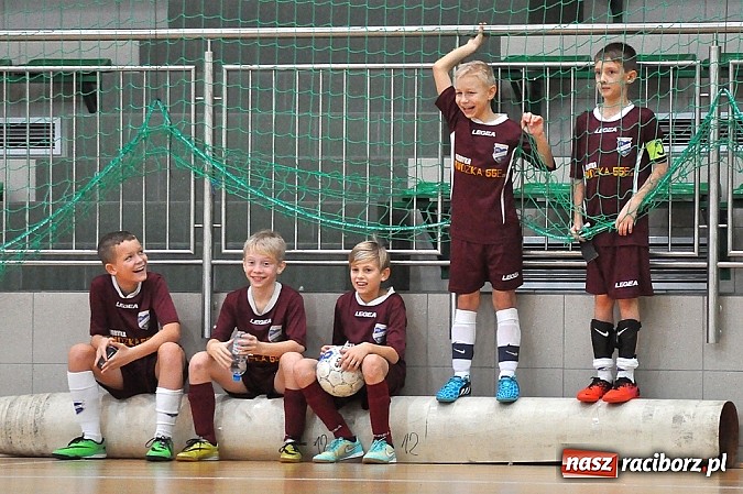 Zdjęcie w galerii na portalu naszraciborz.pl: Młodzi adepci futbolu walczyli o puchar starosty wiadomości z regionu