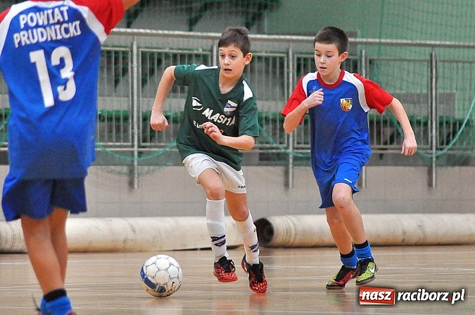 Zdjęcie w galerii na portalu naszraciborz.pl: Młodzi adepci futbolu walczyli o puchar starosty wiadomości z regionu