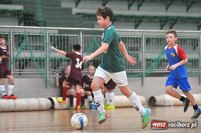 Zdjęcie w galerii na portalu naszraciborz.pl: Młodzi adepci futbolu walczyli o puchar starosty wiadomości z regionu