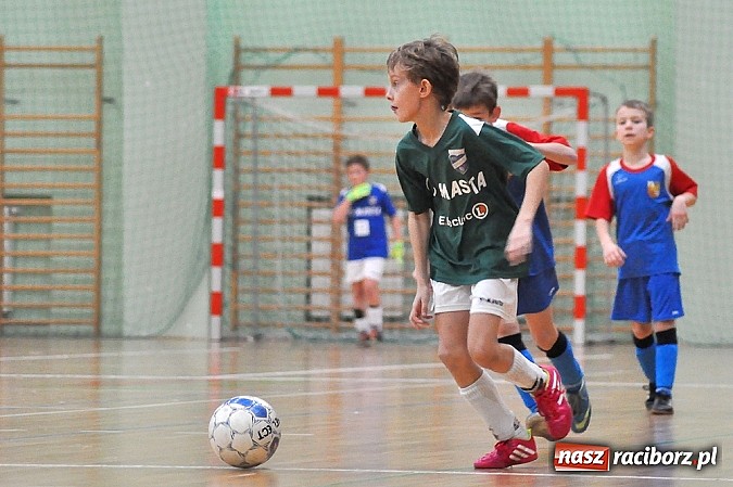 Zdjęcie w galerii na portalu naszraciborz.pl: Młodzi adepci futbolu walczyli o puchar starosty wiadomości z regionu