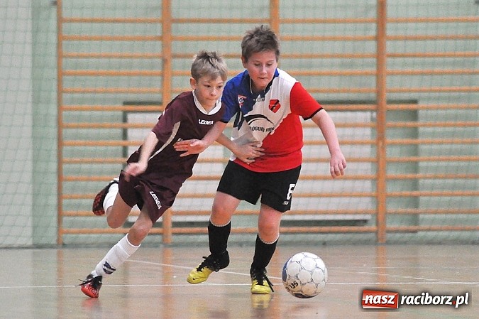Zdjęcie w galerii na portalu naszraciborz.pl: Młodzi adepci futbolu walczyli o puchar starosty wiadomości z regionu