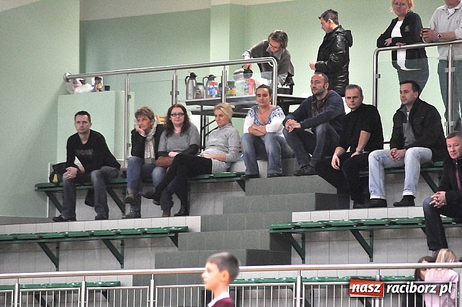 Zdjęcie w galerii na portalu naszraciborz.pl: Młodzi adepci futbolu walczyli o puchar starosty wiadomości z regionu