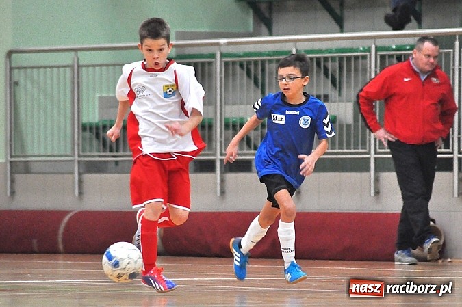 Zdjęcie w galerii na portalu naszraciborz.pl: Młodzi adepci futbolu walczyli o puchar starosty wiadomości z regionu