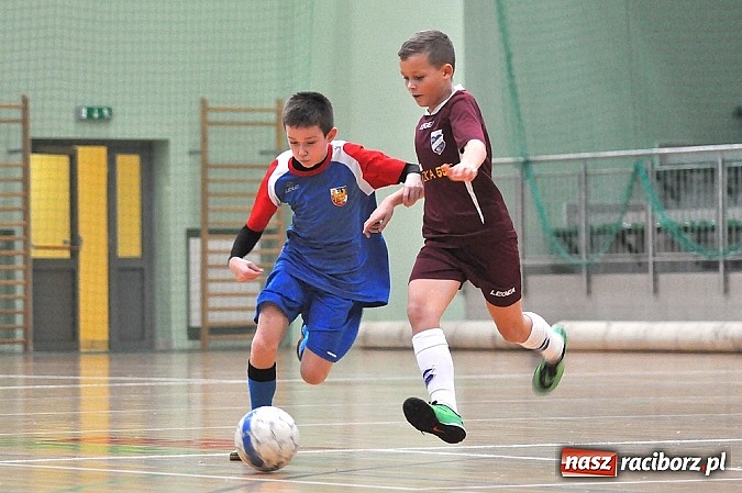 Zdjęcie w galerii na portalu naszraciborz.pl: Młodzi adepci futbolu walczyli o puchar starosty wiadomości z regionu