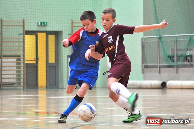 Zdjęcie w galerii na portalu naszraciborz.pl: Młodzi adepci futbolu walczyli o puchar starosty wiadomości z regionu