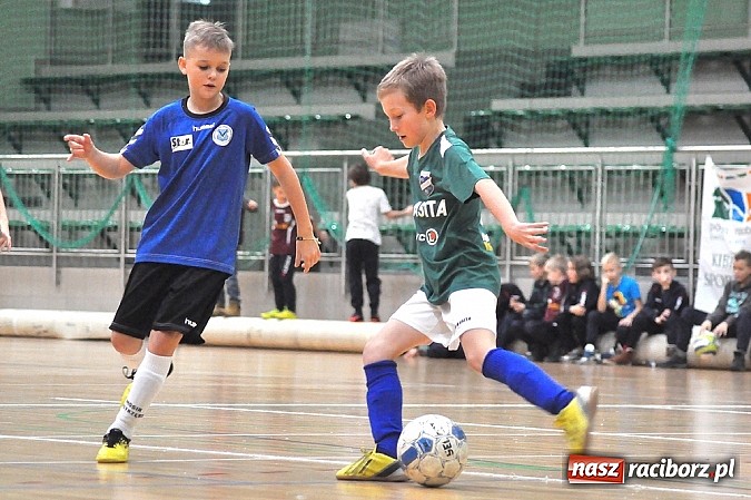 Zdjęcie w galerii na portalu naszraciborz.pl: Młodzi adepci futbolu walczyli o puchar starosty wiadomości z regionu