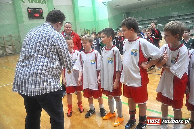 Zdjęcie w galerii na portalu naszraciborz.pl: Młodzi adepci futbolu walczyli o puchar starosty wiadomości z regionu