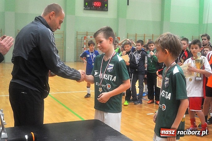 Zdjęcie w galerii na portalu naszraciborz.pl: Młodzi adepci futbolu walczyli o puchar starosty wiadomości z regionu