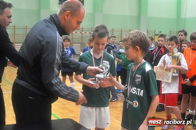 Zdjęcie w galerii na portalu naszraciborz.pl: Młodzi adepci futbolu walczyli o puchar starosty wiadomości z regionu