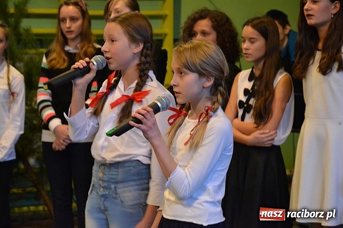 Zdjęcie w galerii na portalu naszraciborz.pl: Atmosfera świąt i kultury nie tylko politycznej wiadomości z regionu