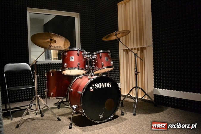 Zdjęcie w galerii na portalu naszraciborz.pl: MOKSiR w Kuźni Raciborskiej już po remoncie wiadomości z regionu