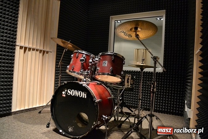 Zdjęcie w galerii na portalu naszraciborz.pl: MOKSiR w Kuźni Raciborskiej już po remoncie wiadomości z regionu