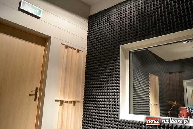 Zdjęcie w galerii na portalu naszraciborz.pl: MOKSiR w Kuźni Raciborskiej już po remoncie wiadomości z regionu