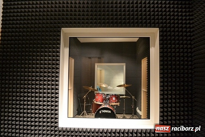 Zdjęcie w galerii na portalu naszraciborz.pl: MOKSiR w Kuźni Raciborskiej już po remoncie wiadomości z regionu